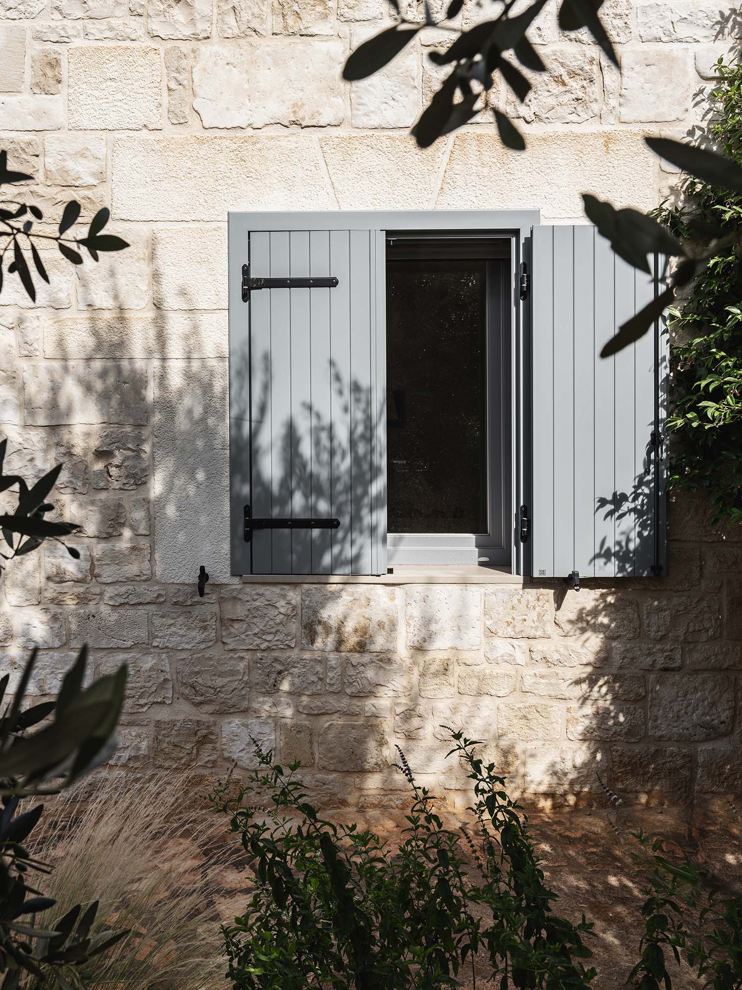 Trulli Fontanella_scurone Rustiko cerniera rustico