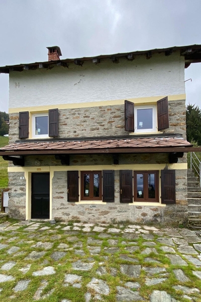 SERRAMENTI IN PVC in Valsesia ad Alpe di Mera