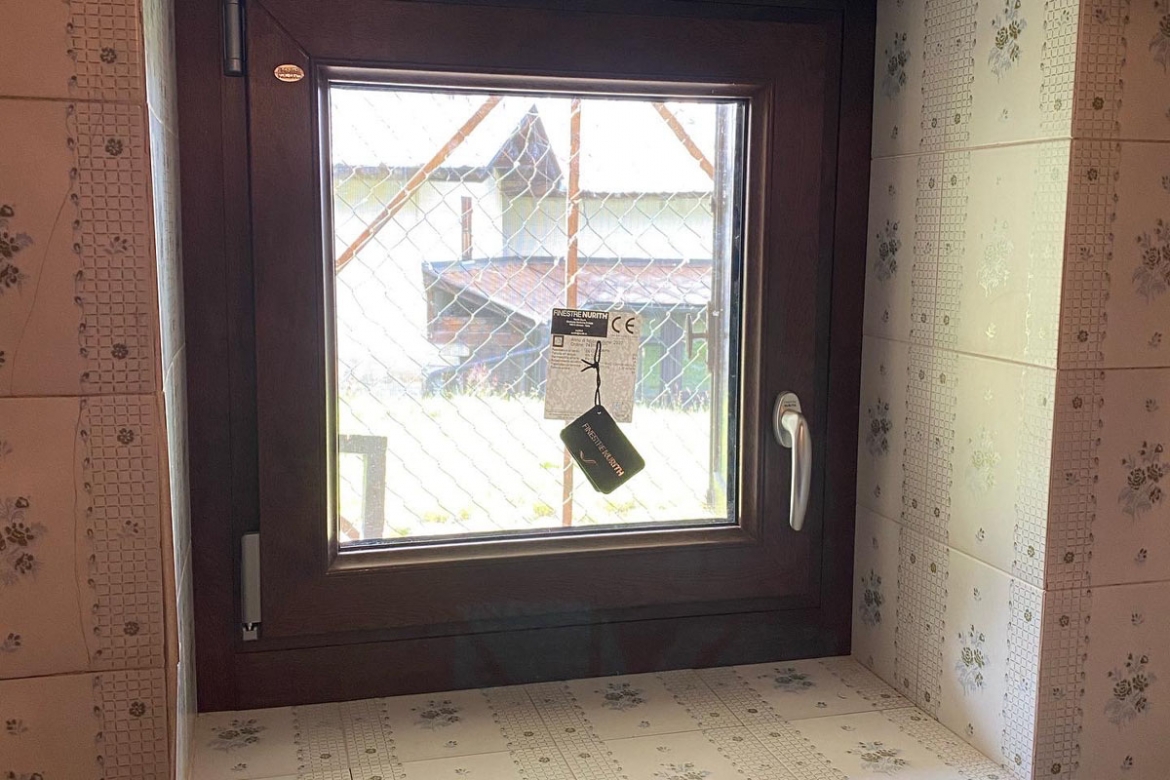 SERRAMENTI IN PVC in Valsesia ad Alpe di Mera